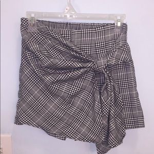 Plaid black and white wrap skort